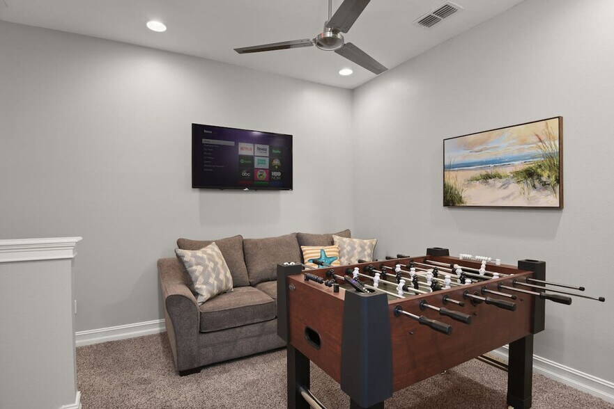 Building Photo - 132 Mediterranean Way