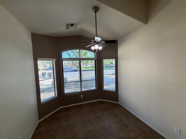 Building Photo - 5233 E Carmel Ave