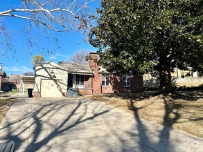 Building Photo - Darling Bungalow 2 blocks from Riverside D...