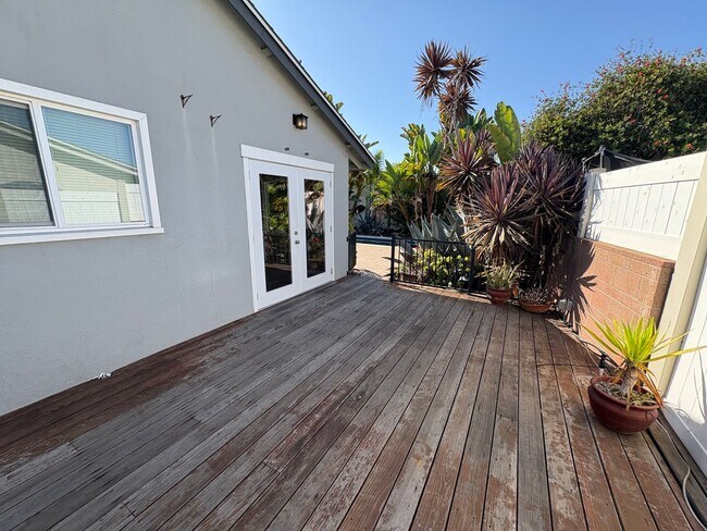 Building Photo - 4945 Mt Alifan Dr