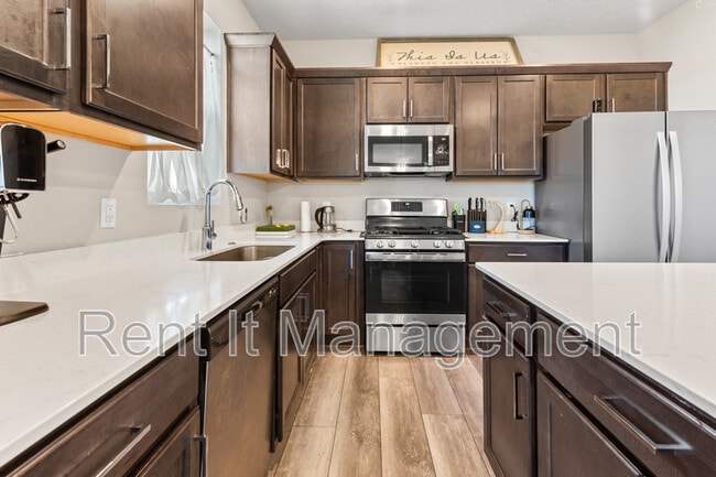 Building Photo - 6910 Stony Pt Dr