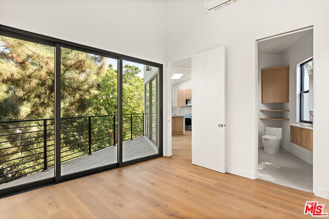 Building Photo - 3427 Bonnie Hill Dr