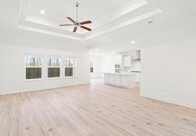 Building Photo - 100 Pine Lake Dr
