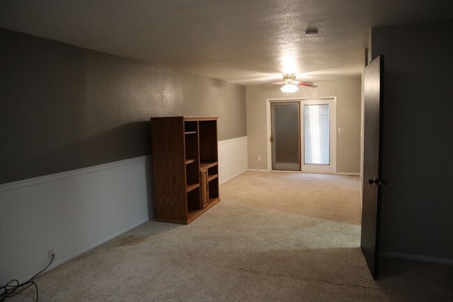 Building Photo - Duplex in Post Falls