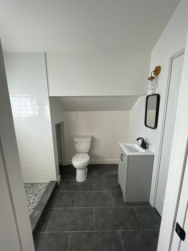 Building Photo - ADU blocks from Tennyson St! Available February 1st!