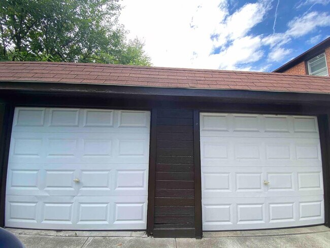 Building Photo - 2199 Cranston Rd