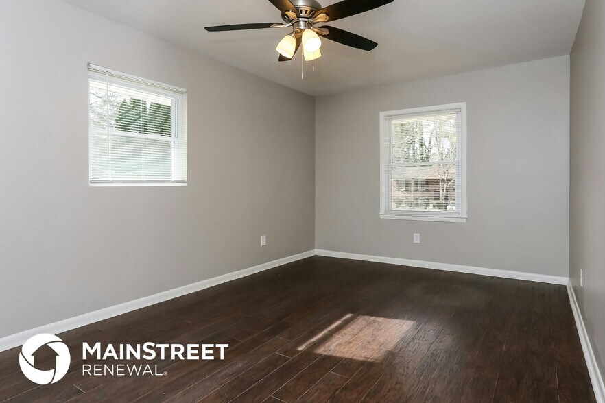 Building Photo - 2858 Spruce Point Rd