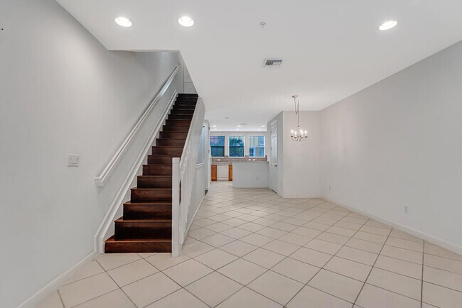 Building Photo - 1727 San Benito Way