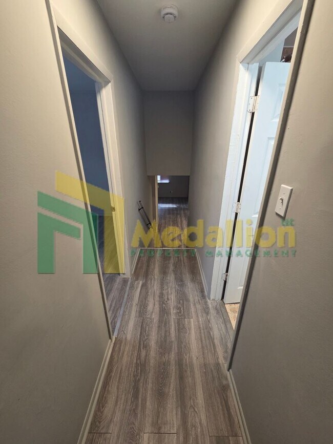 Building Photo - Updated 5-Bedroom Home with Finished Basement and Fenced Yard