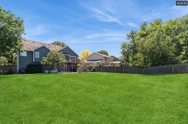 Building Photo - Desirable Clive Home with Easy Metro Access