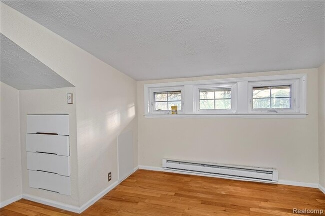 Building Photo - 144 Woodward Ave