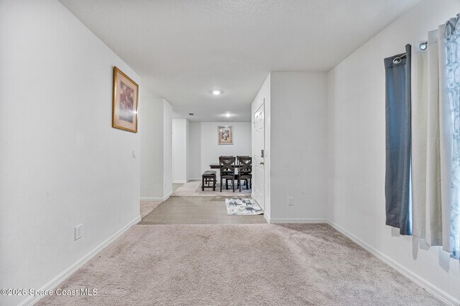 Building Photo - 1550 Leeward Ave SE