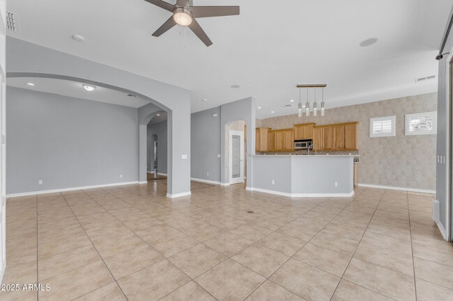 Building Photo - 7913 N 88th Ln