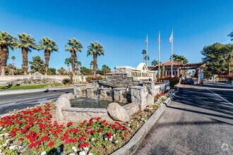 Building Photo - 2 Bedrooms / 2 Bathrooms Condo for Ren, F...