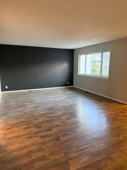 Building Photo - 913 W Shenandoah Dr