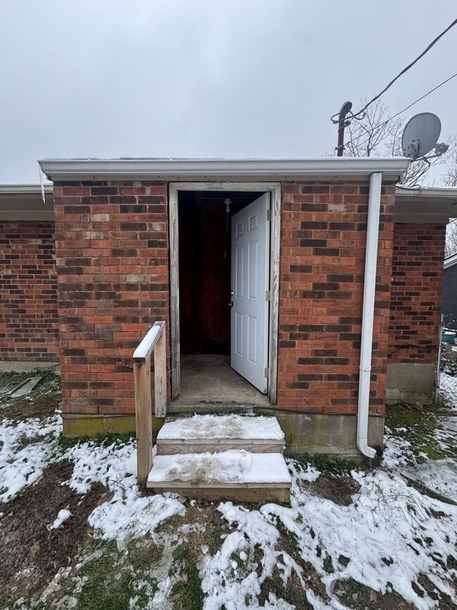 Building Photo - 1921 Chris Dr