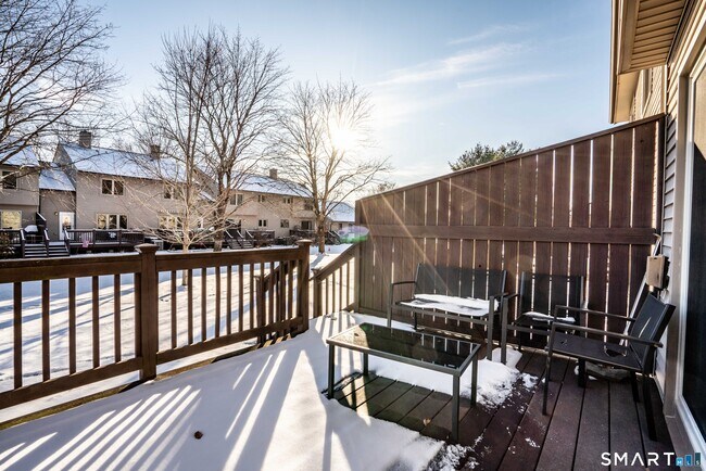 Building Photo - 449 S Main St