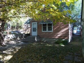 Building Photo - 1 Bed/ 1 Bath House with Hardwoods