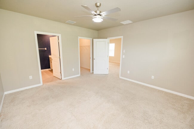 Building Photo - 6777 Longboat Dr