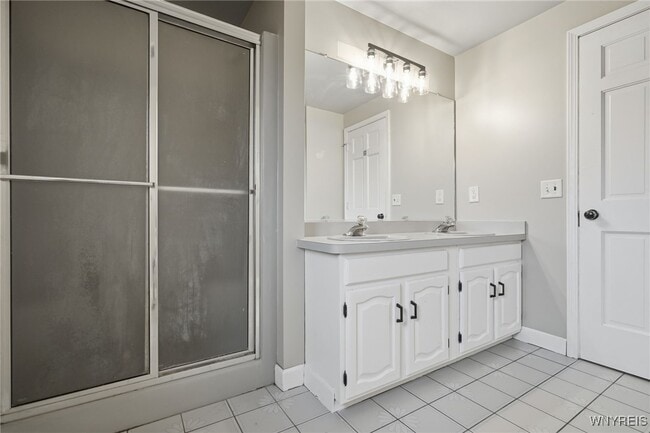 Building Photo - 8221 Clarence Ln N