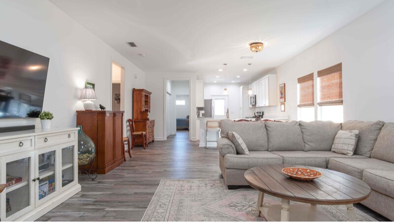 Building Photo - 2910 Clearview Ave