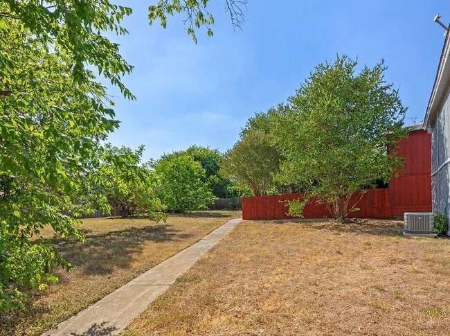 Building Photo - 4813 Yucca Hill Dr