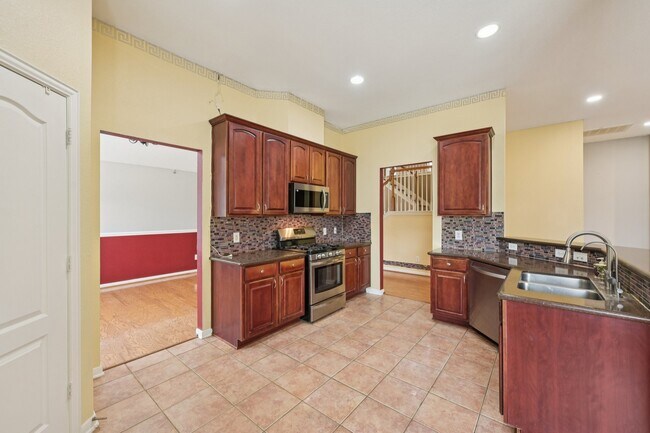 Building Photo - 15114 Magnoliabough Pl