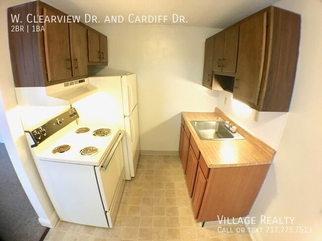 Building Photo - NO Steps! Affordable 2-Bed Convenient to I...