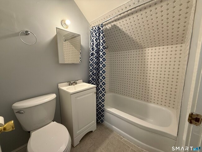 Building Photo - 14 Cerretta St