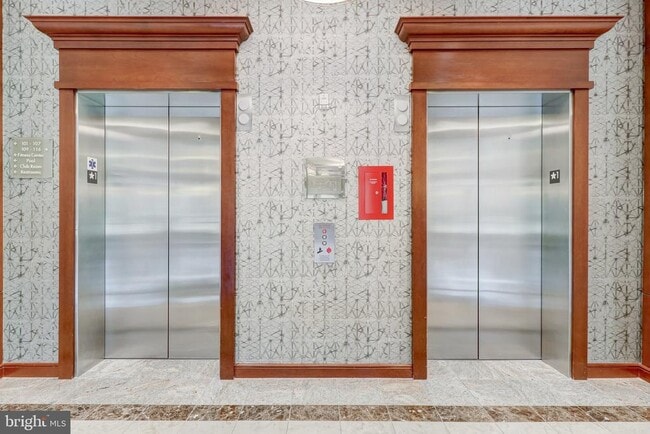 Building Photo - 11760 Sunrise Valley Dr