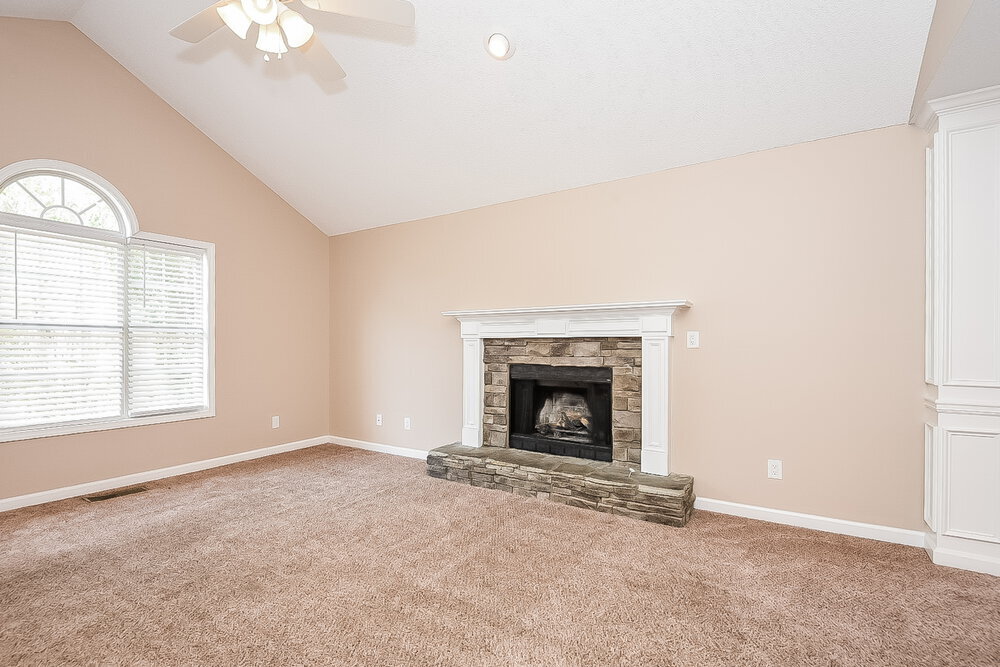 Building Photo - 4084 Mt Vernon Dr