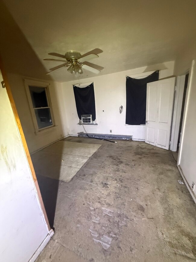 Building Photo - 206 Masters St