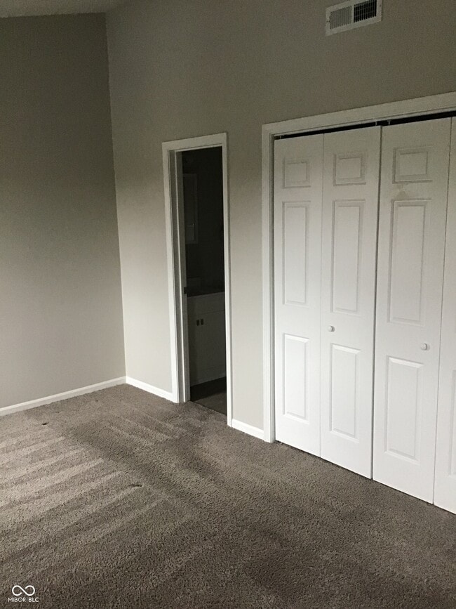 Building Photo - 6062 S Bay Dr