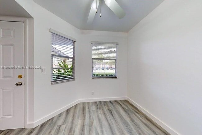 Building Photo - 1251 SW 125th Ave