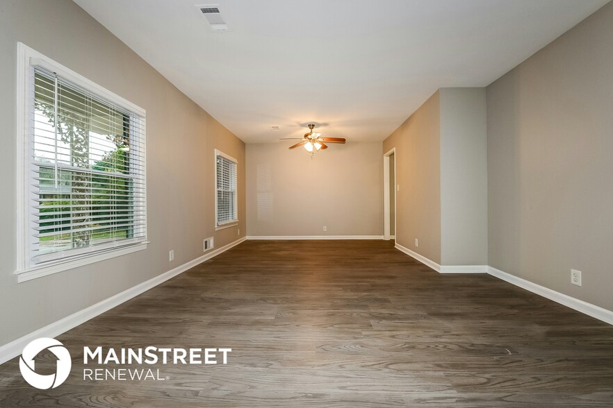 Building Photo - 4492 Raleigh Dr