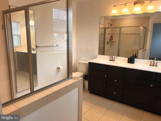 Building Photo - 154 Sachem St