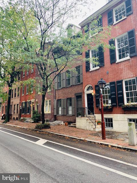 Building Photo - 323 Pine St