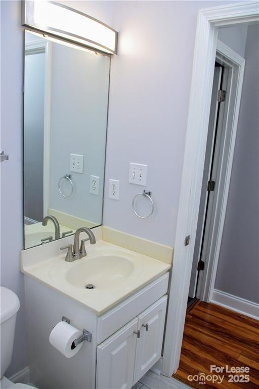 Building Photo - 917 Shearer St