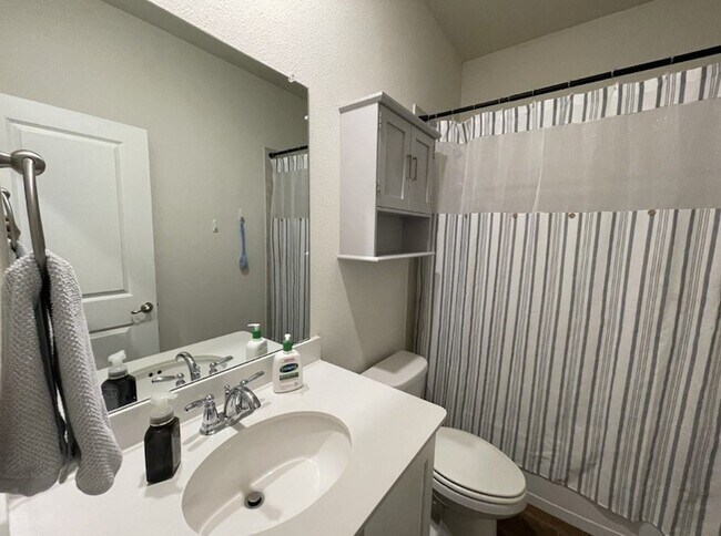 Building Photo - 2917 Grizzly Rd