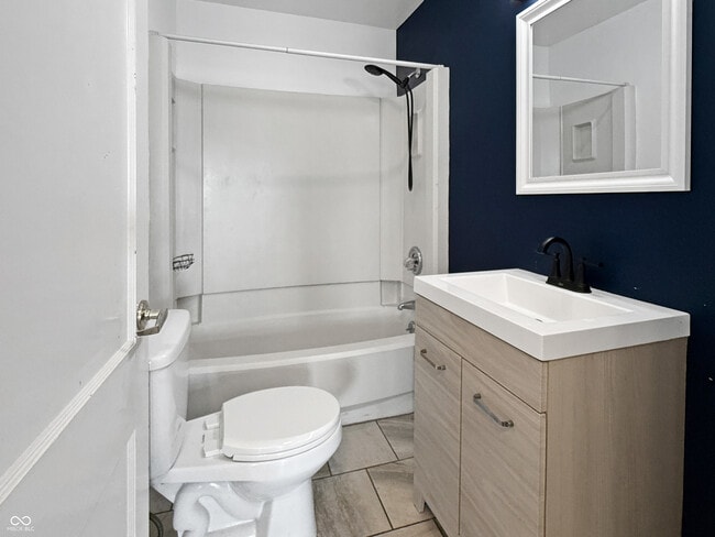 Building Photo - 5325 W Smith Valley Rd