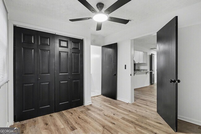 Building Photo - 2160 Dowdell Dr