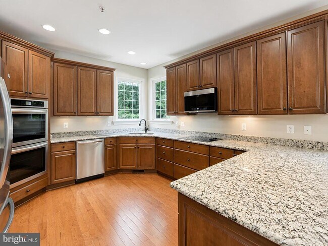 Building Photo - 23017 Holloway Ct
