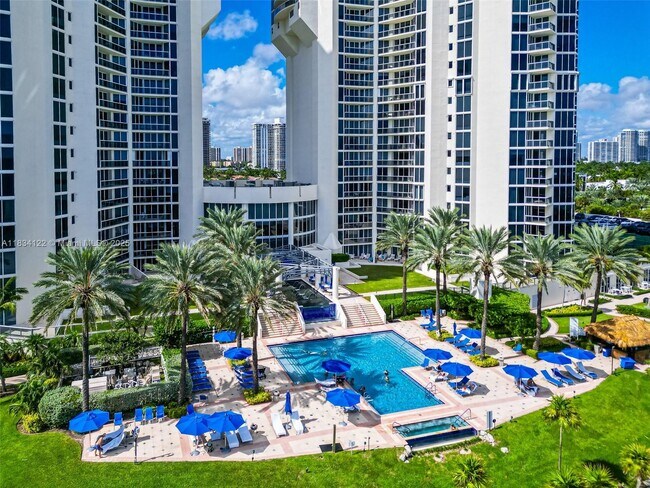 Building Photo - 19333 Collins Ave