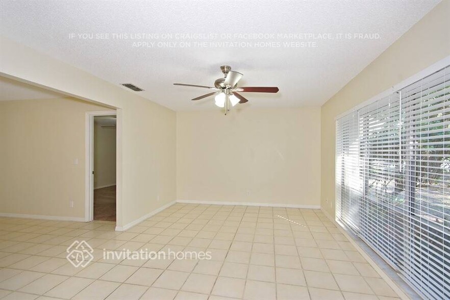 Building Photo - 1752 W Cheryl Dr