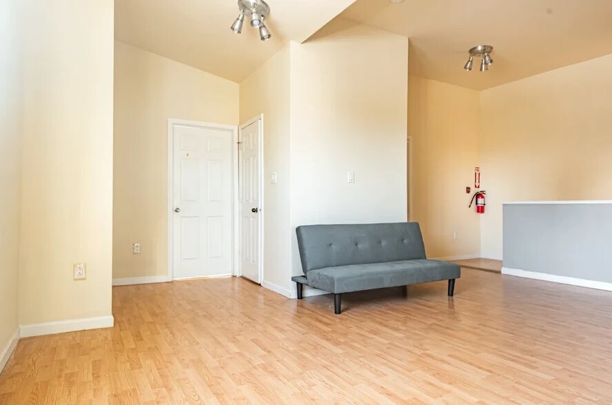 Building Photo - 1517 N 15th St