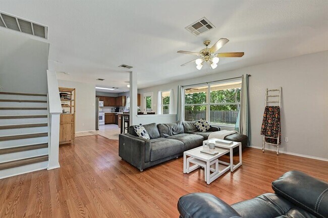 Building Photo - 252 Fall Creek Dr