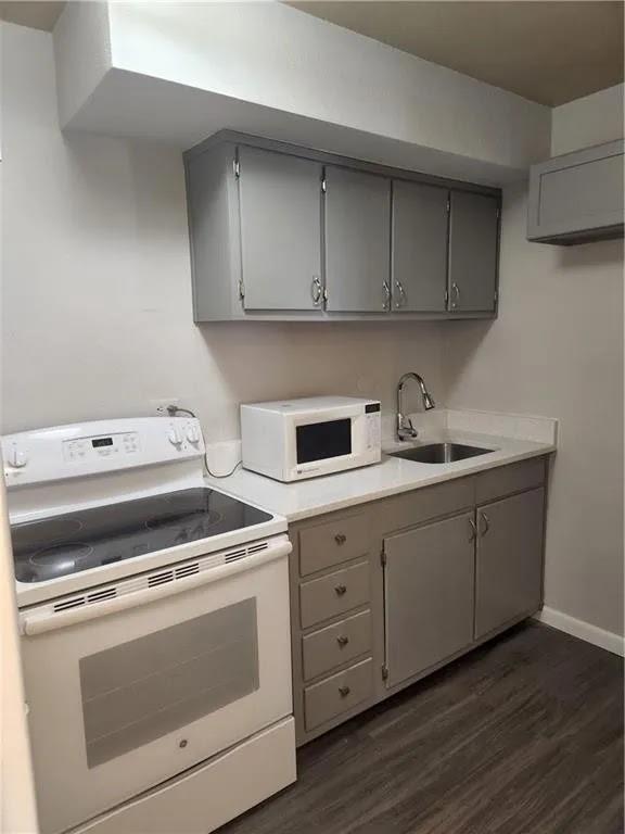 Building Photo - 300 Peachtree Rd NE