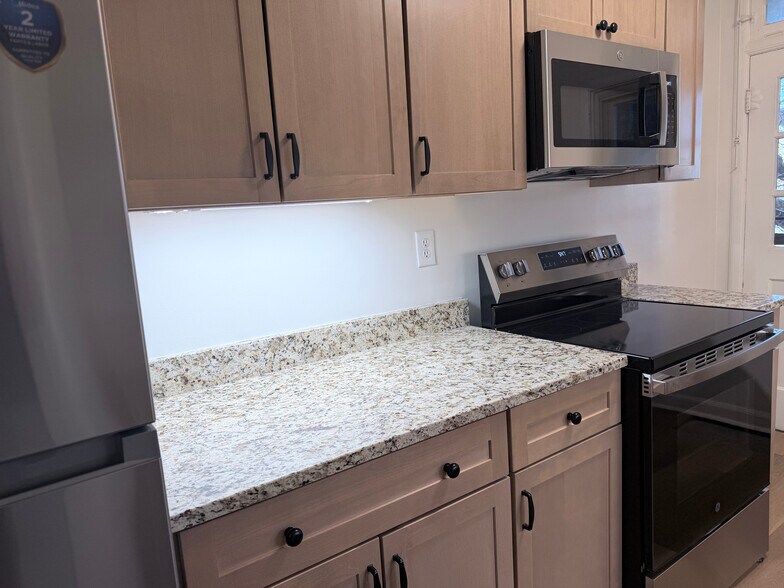 Building Photo - 1522 Northwest Blvd