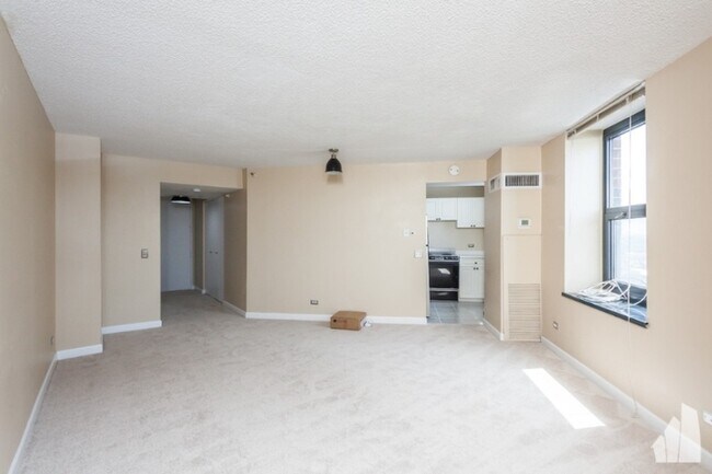 Building Photo - 3660 NORTH lake shore DRIVE, #1016