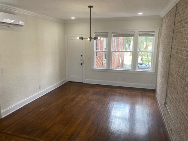 Building Photo - 2738 Riverside Ave